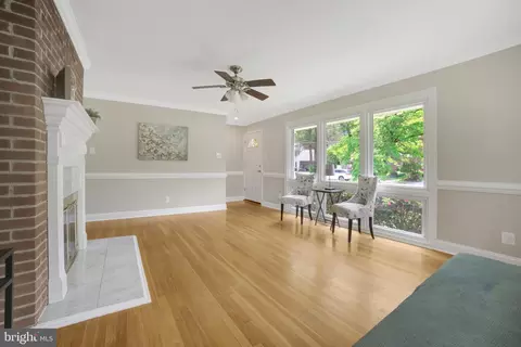Living - 7536 Axton St, Springfield, VA 22151 photo 2 of 6