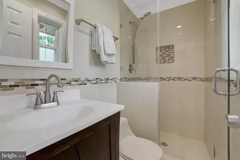 Bath - 7536 Axton St, Springfield, VA 22151 photo 3 of 4