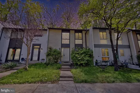 2319 Emerald Heights Ct, Reston, VA 20191