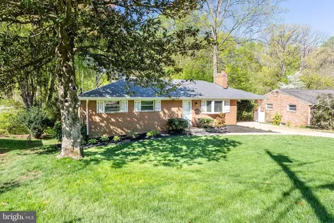 5610 Flag Run Dr, Springfield, VA 22151 photo 11