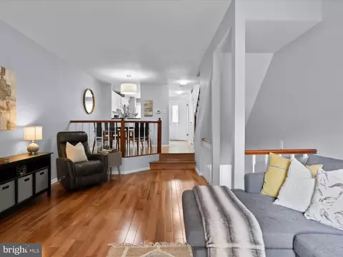 2161 Whisper Way, Reston, VA 20191 photo 13