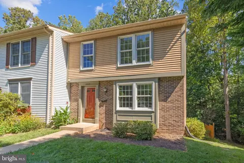 2323 Middle Creek Ln, Reston, VA 20191