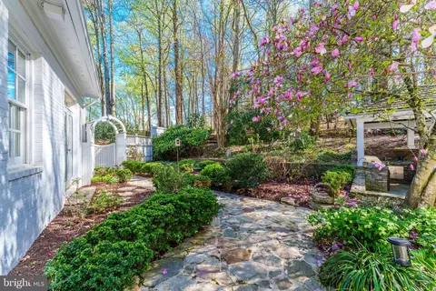 Exterior - 1210 Windrock Dr, Mclean, VA 22102 photo 9 of 26