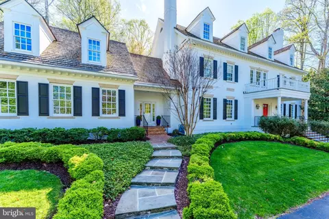 Exterior - 1210 Windrock Dr, Mclean, VA 22102 photo 2 of 26