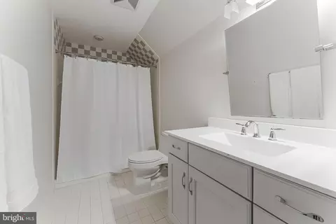 Bath - 1210 Windrock Dr, Mclean, VA 22102 photo 8 of 9