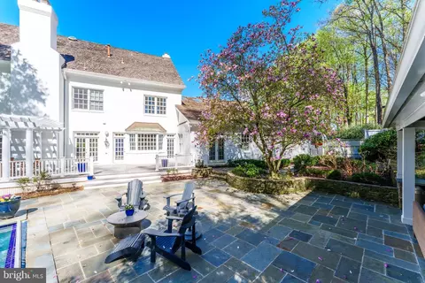 Exterior - 1210 Windrock Dr, Mclean, VA 22102 photo 22 of 26