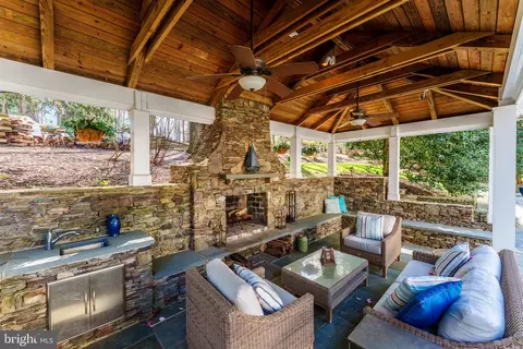Exterior - 1210 Windrock Dr, Mclean, VA 22102 photo 6 of 26