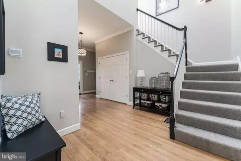 Entry Way - 1210 Windrock Dr, Mclean, VA 22102 photo 4 of 10
