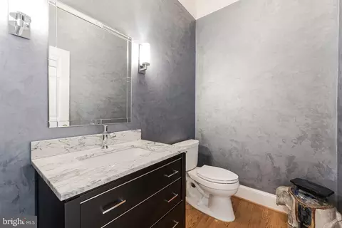 Bath - 1210 Windrock Dr, Mclean, VA 22102 photo 1 of 9