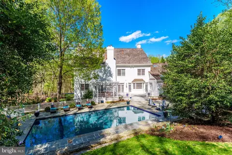 Exterior - 1210 Windrock Dr, Mclean, VA 22102 photo 3 of 26