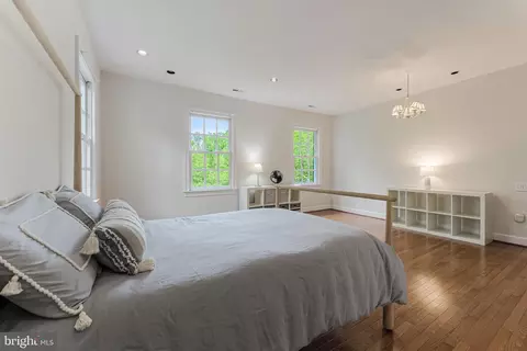 Bedroom - 1210 Windrock Dr, Mclean, VA 22102 photo 3 of 5