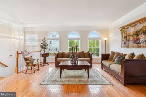 Living - 4091 River Forth Dr, Fairfax, VA 22030 photo 1 of 4