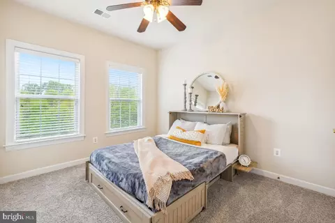 Bedroom - 4091 River Forth Dr, Fairfax, VA 22030 photo 3 of 6
