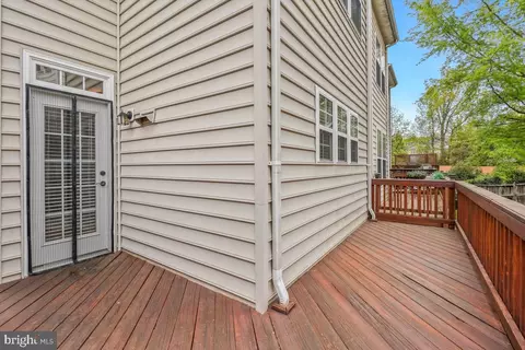 Exterior - 4091 River Forth Dr, Fairfax, VA 22030 photo 2 of 4