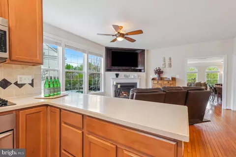 Kitchen - 4091 River Forth Dr, Fairfax, VA 22030 photo 3 of 3