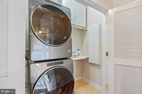 Other - 4091 River Forth Dr, Fairfax, VA 22030 photo 5 of 8