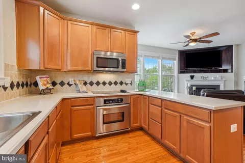 Kitchen - 4091 River Forth Dr, Fairfax, VA 22030 photo 1 of 3