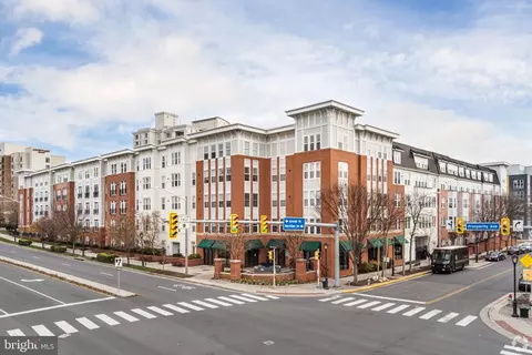 2665 Prosperity Ave #222, Fairfax, VA 22031