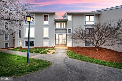 5758 B Village Green Dr #09/5758B, Alexandria, VA 22309