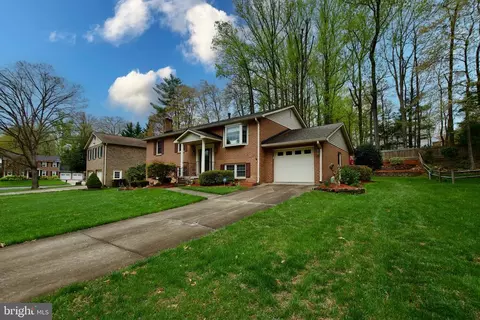 6690 Old Blacksmith Dr, Burke, VA 22015