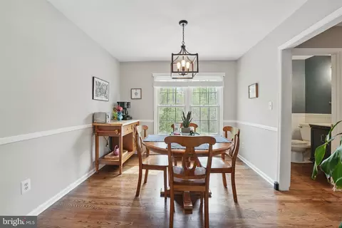 8333 Wickham Rd, Springfield, VA 22152 photo 10