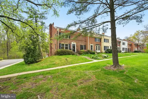 8333 Wickham Rd, Springfield, VA 22152 photo 3