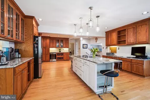 Kitchen - 8420 Reflection Ln, Vienna, VA 22182 photo 2 of 3