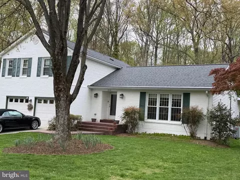 Exterior - 8420 Reflection Ln, Vienna, VA 22182 photo 3 of 27