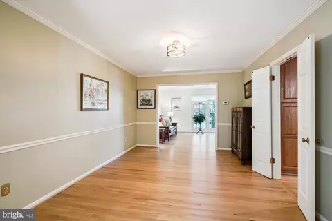 Entry Way - 8420 Reflection Ln, Vienna, VA 22182 photo 3 of 4