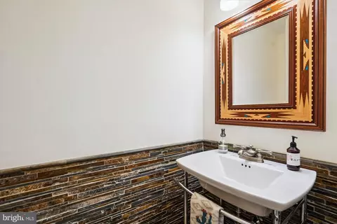 Bath - 8420 Reflection Ln, Vienna, VA 22182 photo 1 of 3