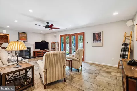 Other - 8420 Reflection Ln, Vienna, VA 22182 photo 3 of 27