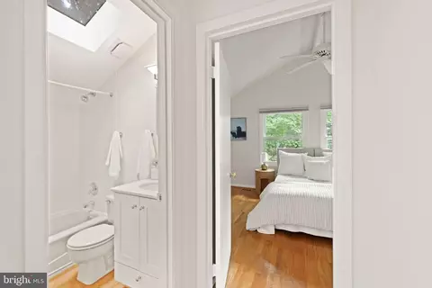 Entry Way - 1925 Upper Lake Dr, Reston, VA 20191 photo 5 of 5
