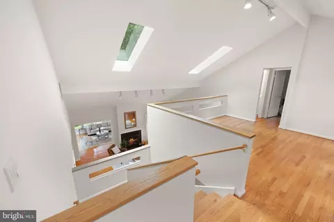 Entry Way - 1925 Upper Lake Dr, Reston, VA 20191 photo 3 of 5