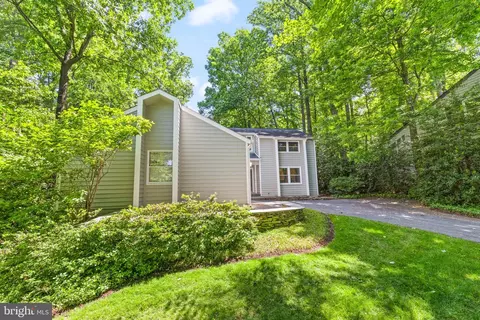 Exterior - 1925 Upper Lake Dr, Reston, VA 20191 photo 3 of 21
