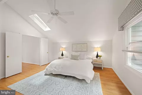 Bedroom - 1925 Upper Lake Dr, Reston, VA 20191 photo 9 of 12