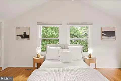 Bedroom - 1925 Upper Lake Dr, Reston, VA 20191 photo 7 of 12