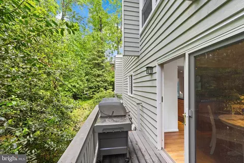 Exterior - 1925 Upper Lake Dr, Reston, VA 20191 photo 14 of 21