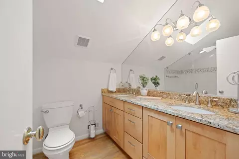 Bath - 1925 Upper Lake Dr, Reston, VA 20191 photo 6 of 7