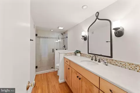 Bath - 1925 Upper Lake Dr, Reston, VA 20191 photo 1 of 7
