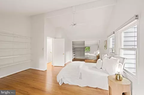 Bedroom - 1925 Upper Lake Dr, Reston, VA 20191 photo 6 of 12