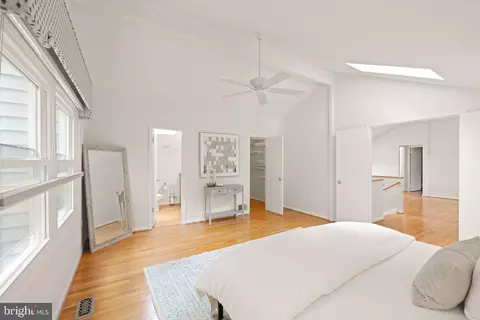 Bedroom - 1925 Upper Lake Dr, Reston, VA 20191 photo 11 of 12