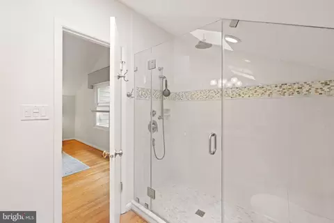 Bath - 1925 Upper Lake Dr, Reston, VA 20191 photo 7 of 7