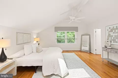 Bedroom - 1925 Upper Lake Dr, Reston, VA 20191 photo 10 of 12