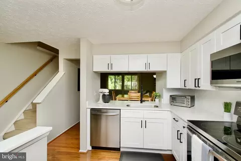 Kitchen - 8442 Red Eagle Ct, Lorton, VA 22079 photo 4 of 4