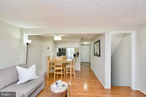 Entry Way - 8442 Red Eagle Ct, Lorton, VA 22079 photo 2 of 2