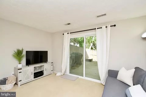 Living - 8442 Red Eagle Ct, Lorton, VA 22079 photo 4 of 4