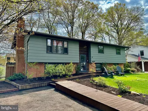 8625 Curtis Ave, Alexandria, VA 22309