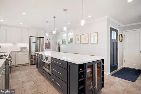 Kitchen - 8511 Parliament Dr, Springfield, VA 22151 photo 5 of 5