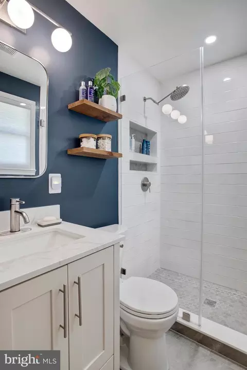 Bath - 8511 Parliament Dr, Springfield, VA 22151 photo 3 of 4