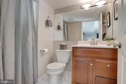 Bath - 8511 Parliament Dr, Springfield, VA 22151 photo 4 of 4
